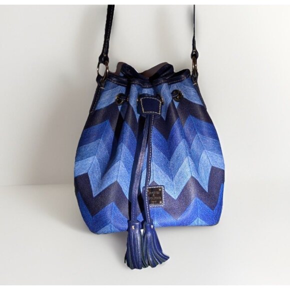 Dooney & Bourke Chevron Blue Kendall Pebbled Leather Handbag Crossbody Tote - Picture 1 of 12